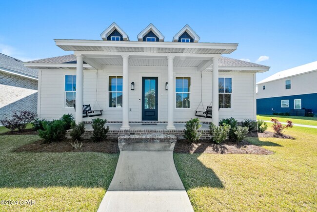 Building Photo - 208 Cicero St