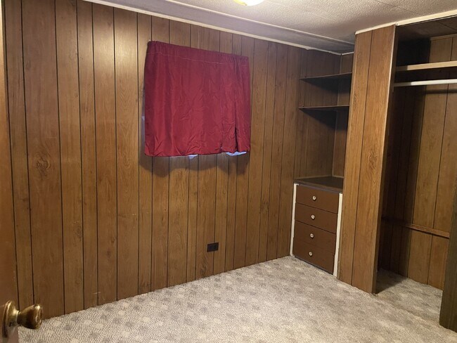 Building Photo - Affordable Duplex mobile-home!