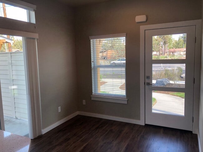 Foto del edificio - 1522 NE Butler Market Rd