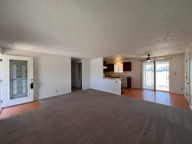 Building Photo - Centrally Located Single Family Home in Fe...