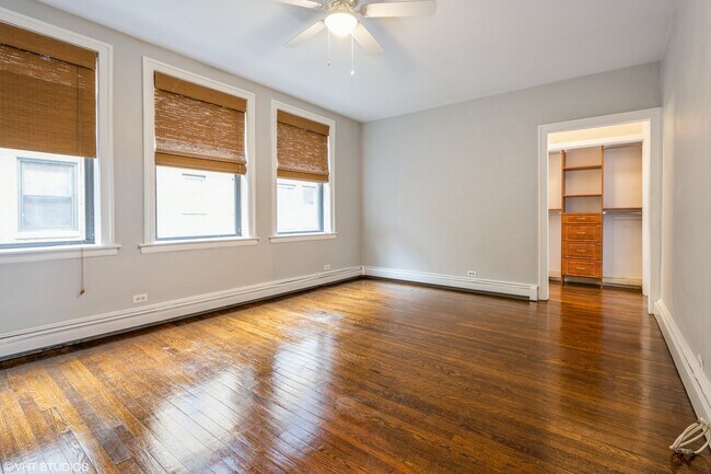 Foto del edificio - 640 W Waveland Ave