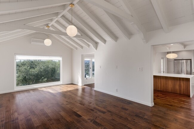 Building Photo - Charming Spanish Style Home in Silver Lake...