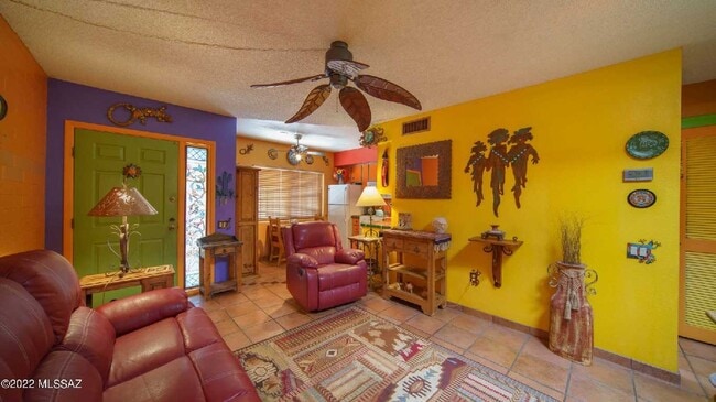 Building Photo - 103 W Calle Del Ano