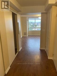 Building Photo - 1056 Queens Ave