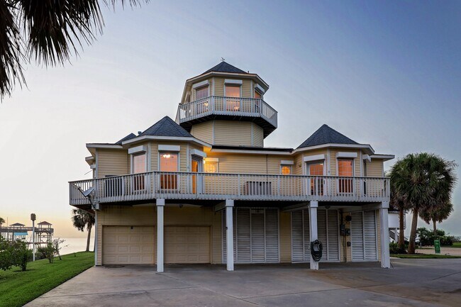 Foto del edificio - 22621 Bay Point Dr