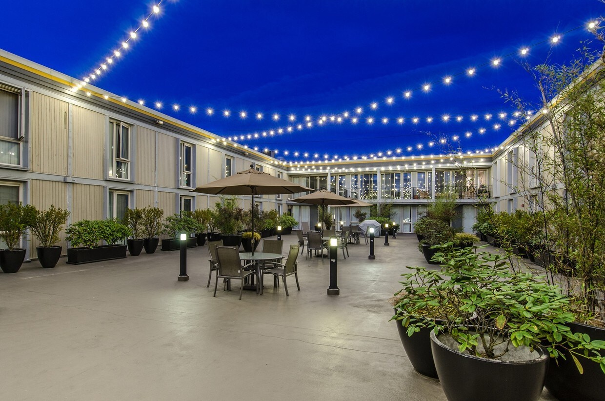 Cosmopolitan 400 NE 45th St Seattle, WA Apartments for Rent in