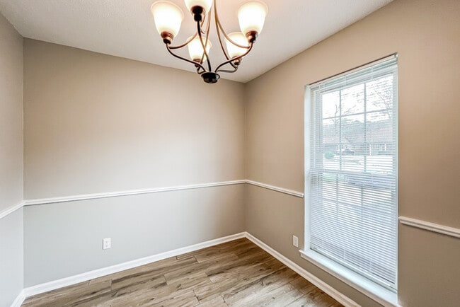 Foto del edificio - 1304 Dunbarton Rd