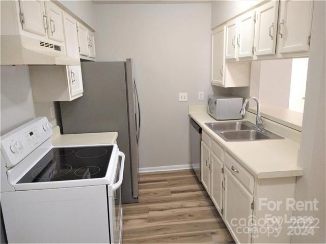 Building Photo - 9607 Vinca Cir