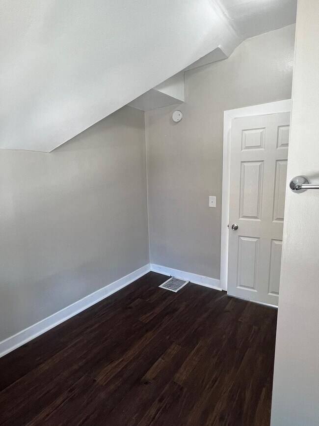 Foto del edificio - 2113 Blake Ave. (Duplex)