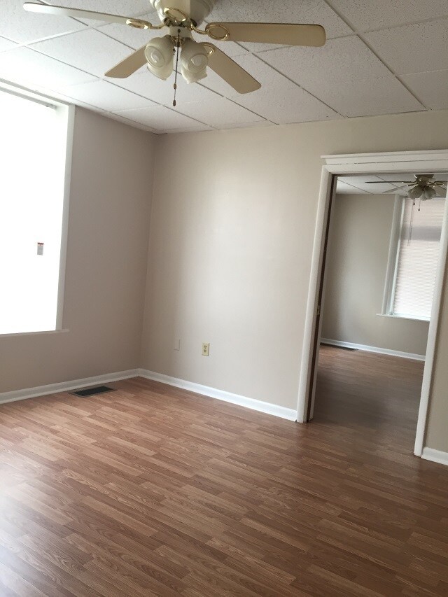 Foto del edificio - 836 Dewey Ave