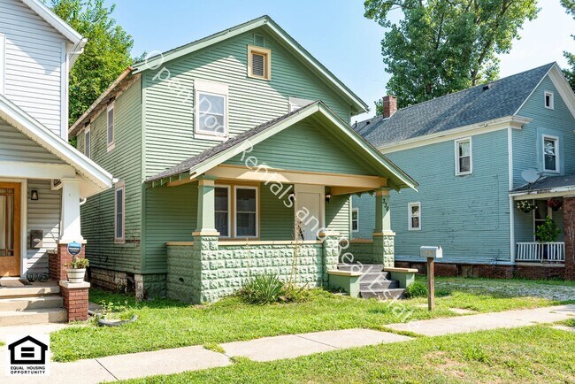 Foto del edificio - $500 off first months rent! 3 bedroom home...