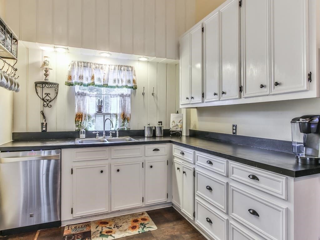 Building Photo - 509 E Luhn St