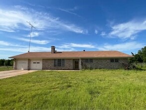 Building Photo - 1181 NE Acc Rd