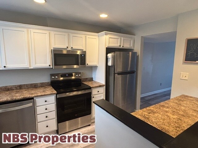 Building Photo - 6523 Deane Hill Dr