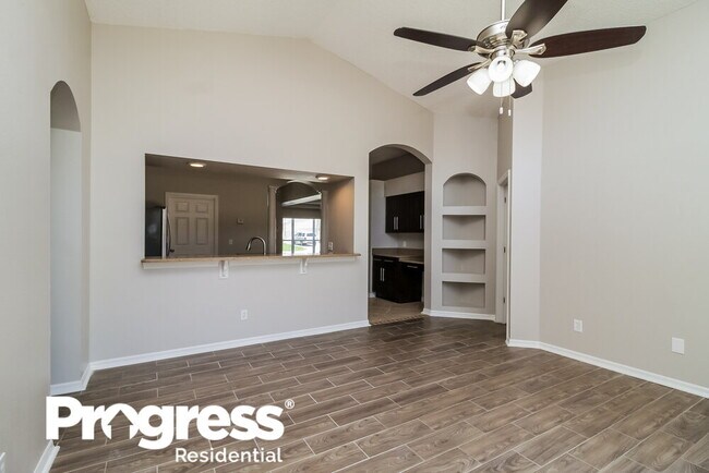 Building Photo - 131 Brushcreek Dr