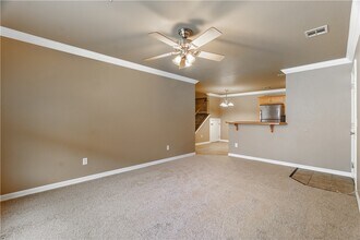 Building Photo - 56 S Woodsprings Dr