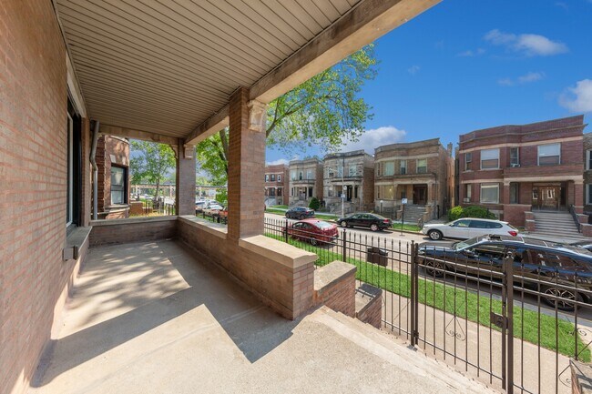 Building Photo - 6227 S Langley Ave