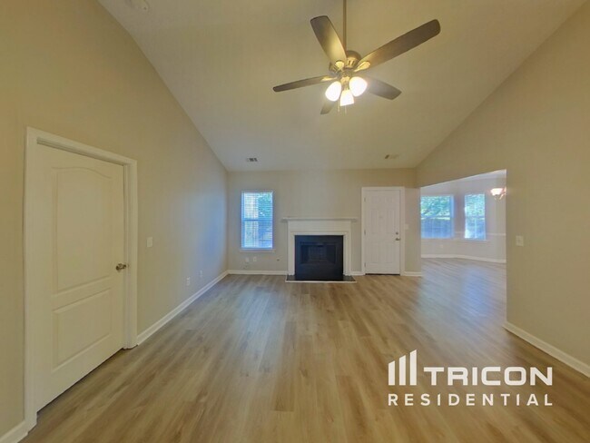Foto del edificio - 8050 Chapman Terrace