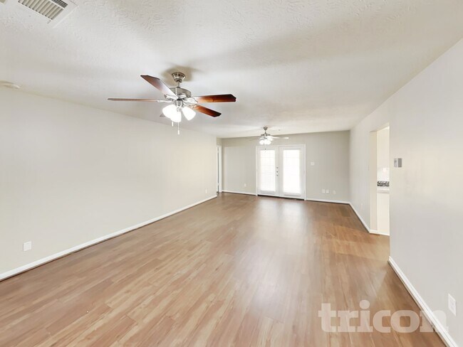 Foto del edificio - 28707 Binefield St