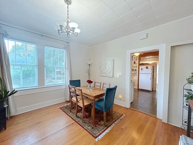 Foto del edificio - 3 Bedroom House in Capital Heights