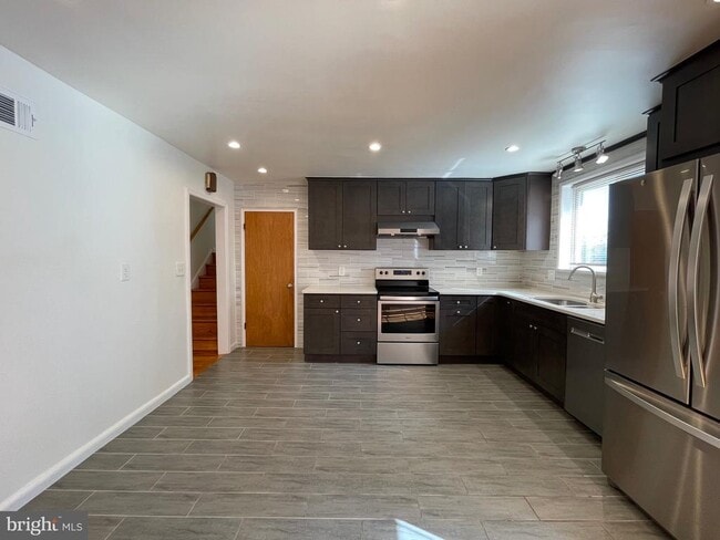 Building Photo - 21 W Golf Club Ln