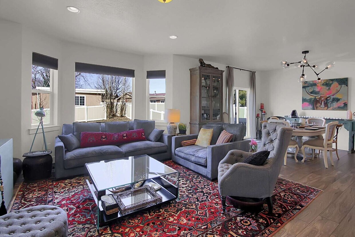 7826 Rd, Cottonwood Heights, UT 84121 Townhome Rentals in