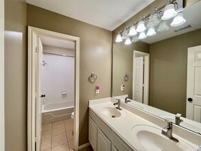 Building Photo - 1602 Lawick Cir