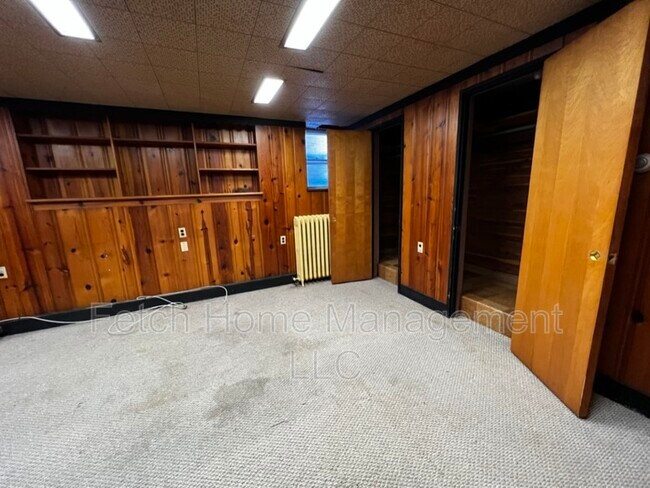 Foto del edificio - 224 W Franklin St