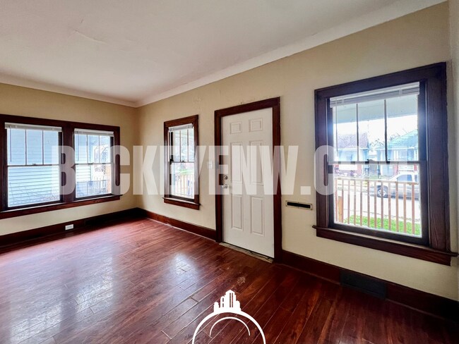 Foto del edificio - 3817 Burton Ave