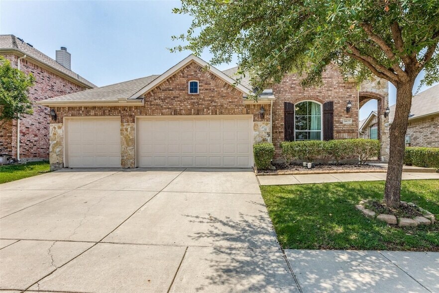 Foto principal - 14625 Riverside Dr