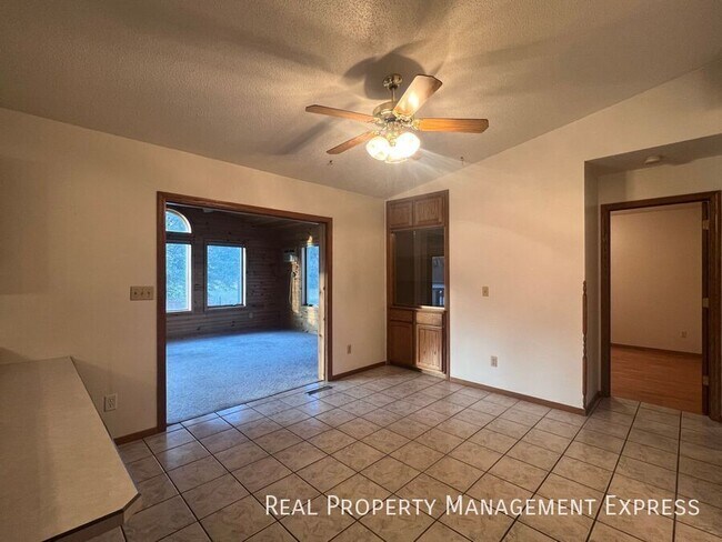 Foto del edificio - Stunning 4 Bedroom 2.5 Bath Home in South East Sioux Falls