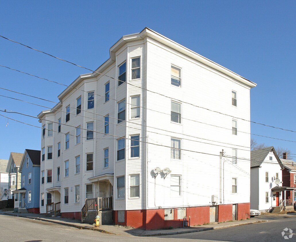 Primary Photo - 127 Oak St
