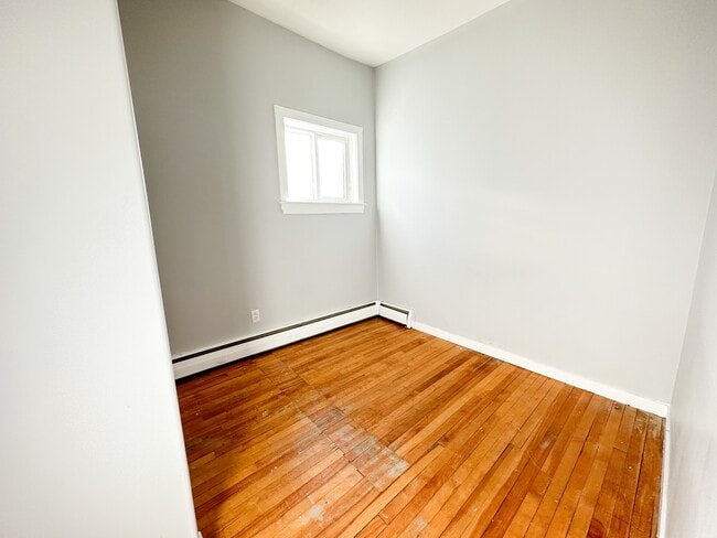 Building Photo - 35 Paddock St