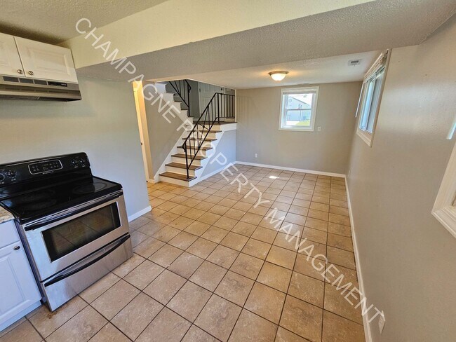 Building Photo - 1307-1309 N Arrowhead Ridge