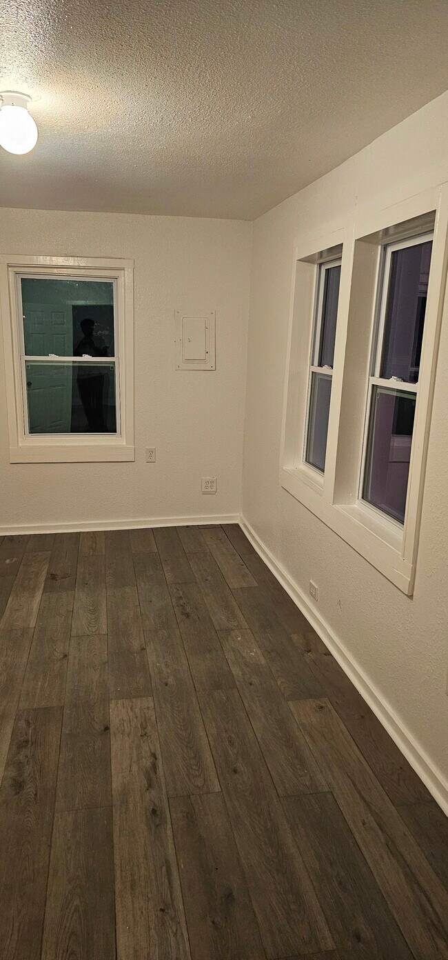 Foto del edificio - 1366 Ave A