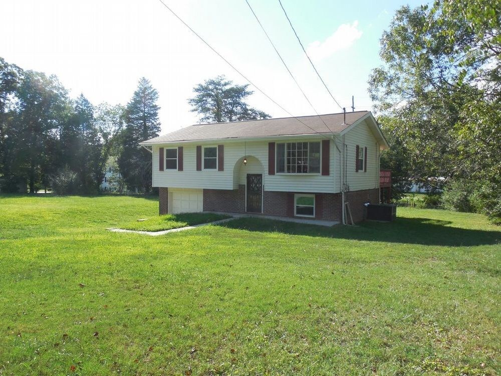 Primary Photo - 116 Houston Ave
