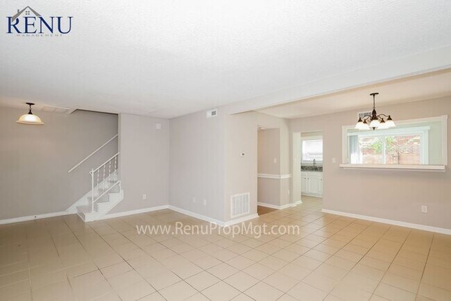 Foto del edificio - Available Now!