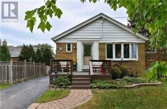 Building Photo - 21 Fieldway Rd