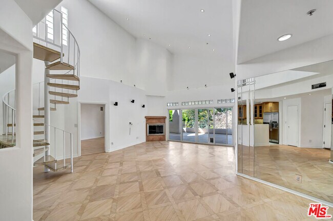 Foto del edificio - 4477 Woodman Ave