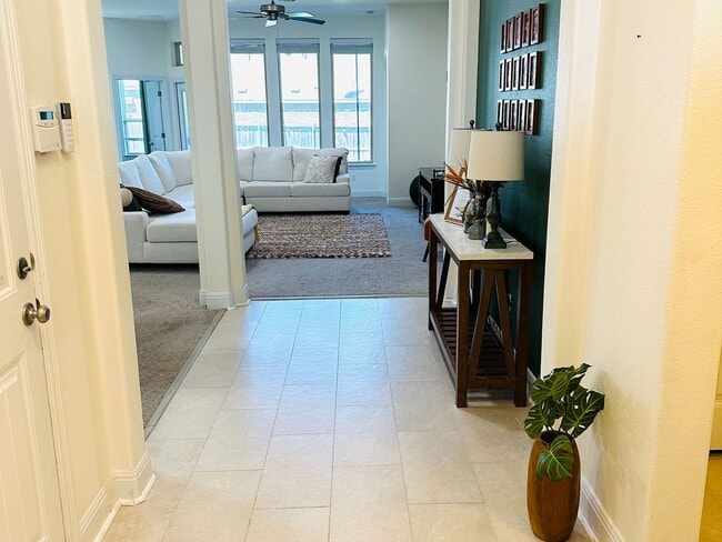 Building Photo - 4 Bedroom Single Family Home in Pflugervil...