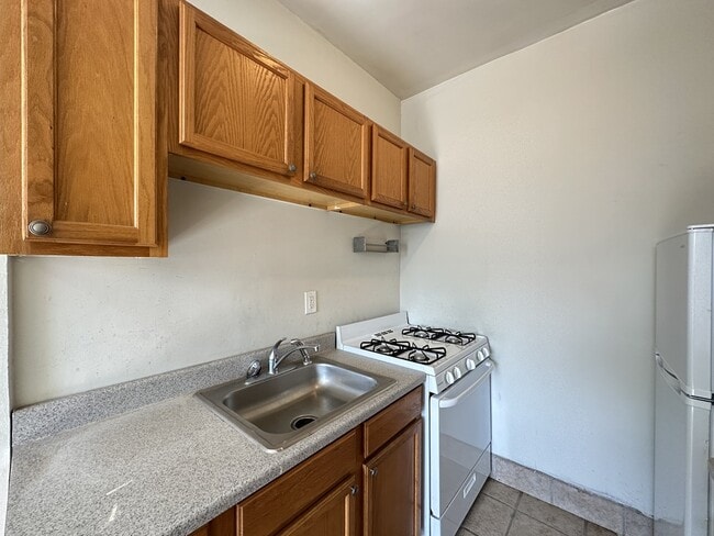 Foto del edificio - 4856 N Damen Ave