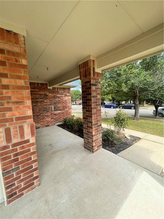 Building Photo - 300 Middle Creek Dr
