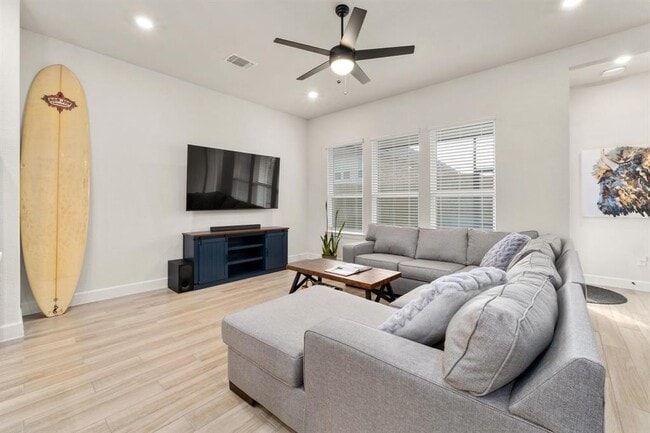 Building Photo - 4513 Sea Salt Dr