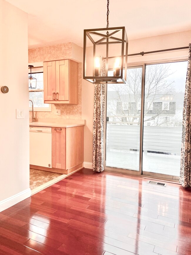 Building Photo - 204 Austin Ryer Ln