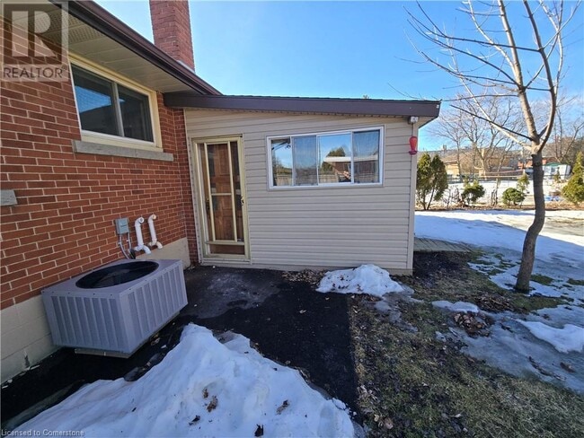 Photo du bâtiment - 492 E 16th St