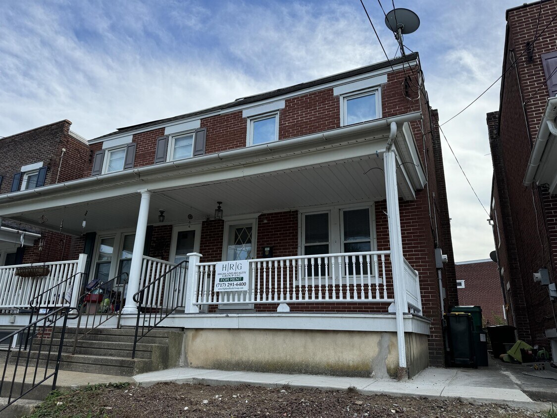 Primary Photo - 40 Fairview Ave