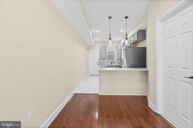 Foto del edificio - 1307 N Patterson Park Ave