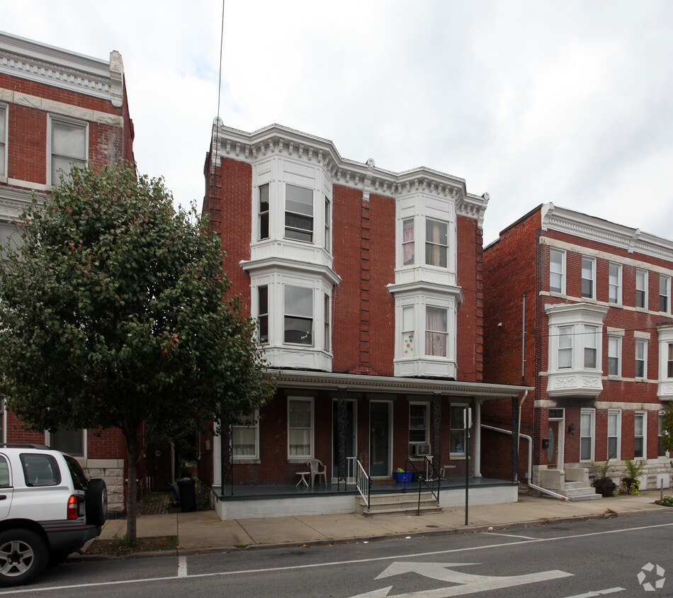 Primary Photo - 145-147 S Mulberry St