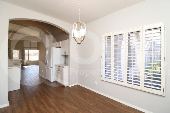 Foto del edificio - 927 E Hearn Rd