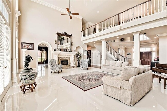 Building Photo - 1501 N Starr Dr